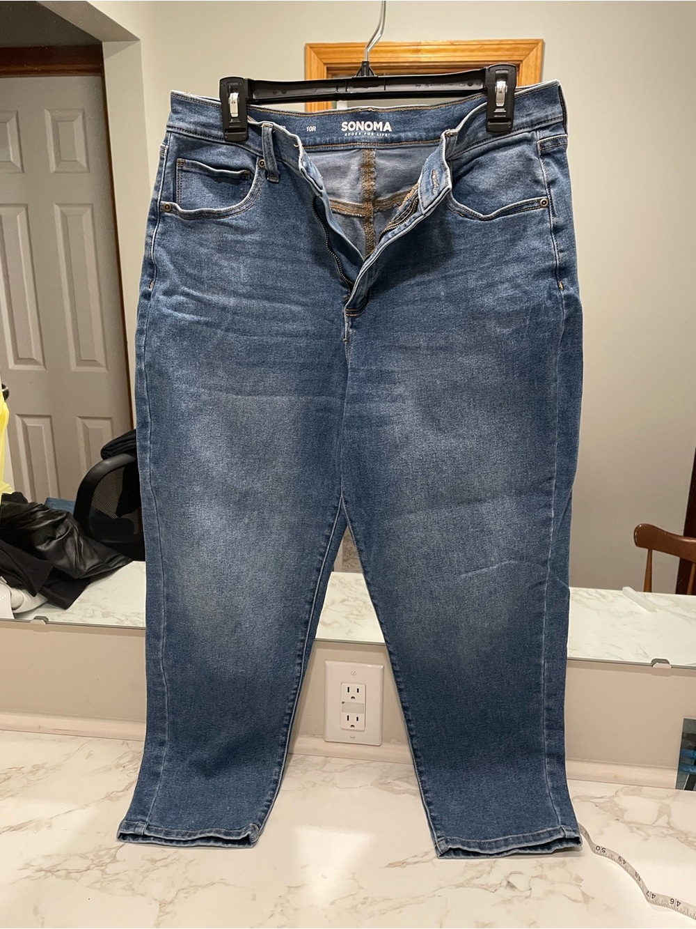 Sonoma Women's Ankle Crop Jeans in Medium Blue Wash